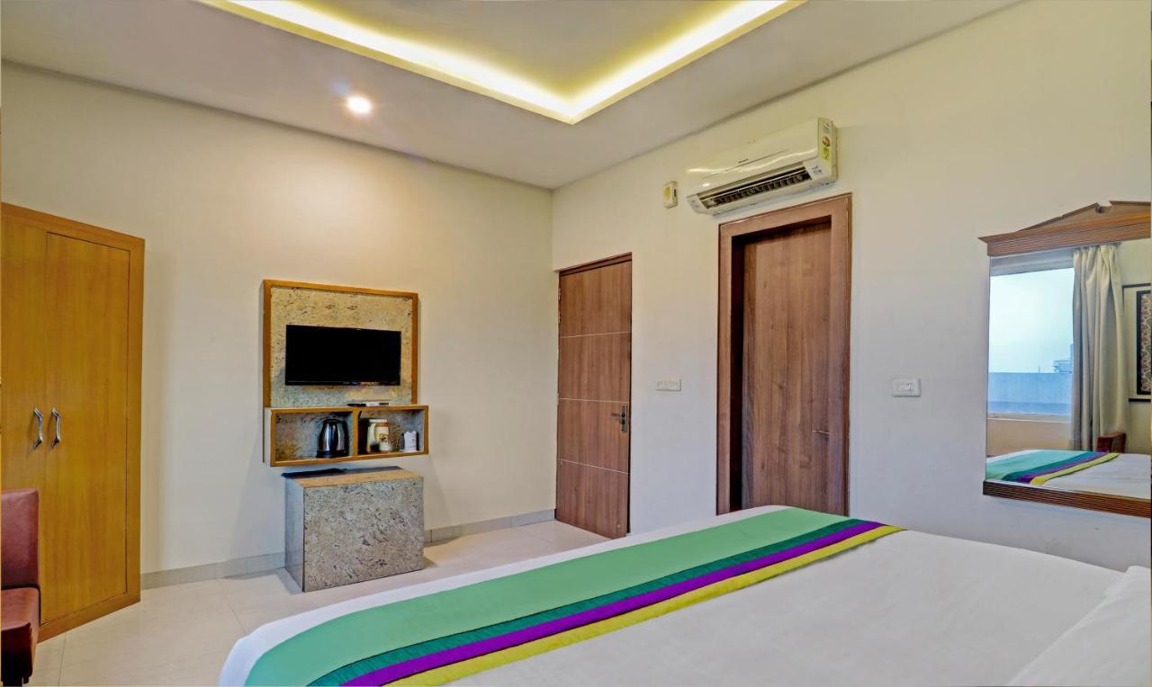 Treebo C1 Taj Nirvana Agra  Εξωτερικό φωτογραφία